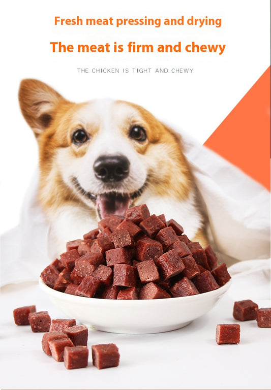 Fresh Meat Pressing and Drying - Corgi Dog Excited for Beef Cubes in Bowl, Firm and Chewy Texture, The Chicken is Tight and Chewy
